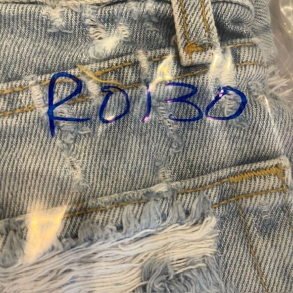 CARMAR Distressed Denim Shorts Button Fly Light Wash Size 23 - Picture 10 of 10